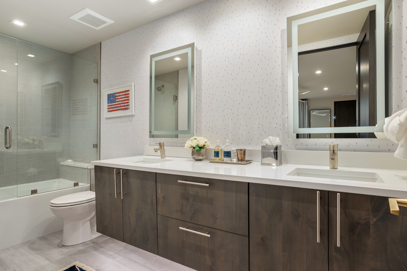 En-suite bath with tub and shower